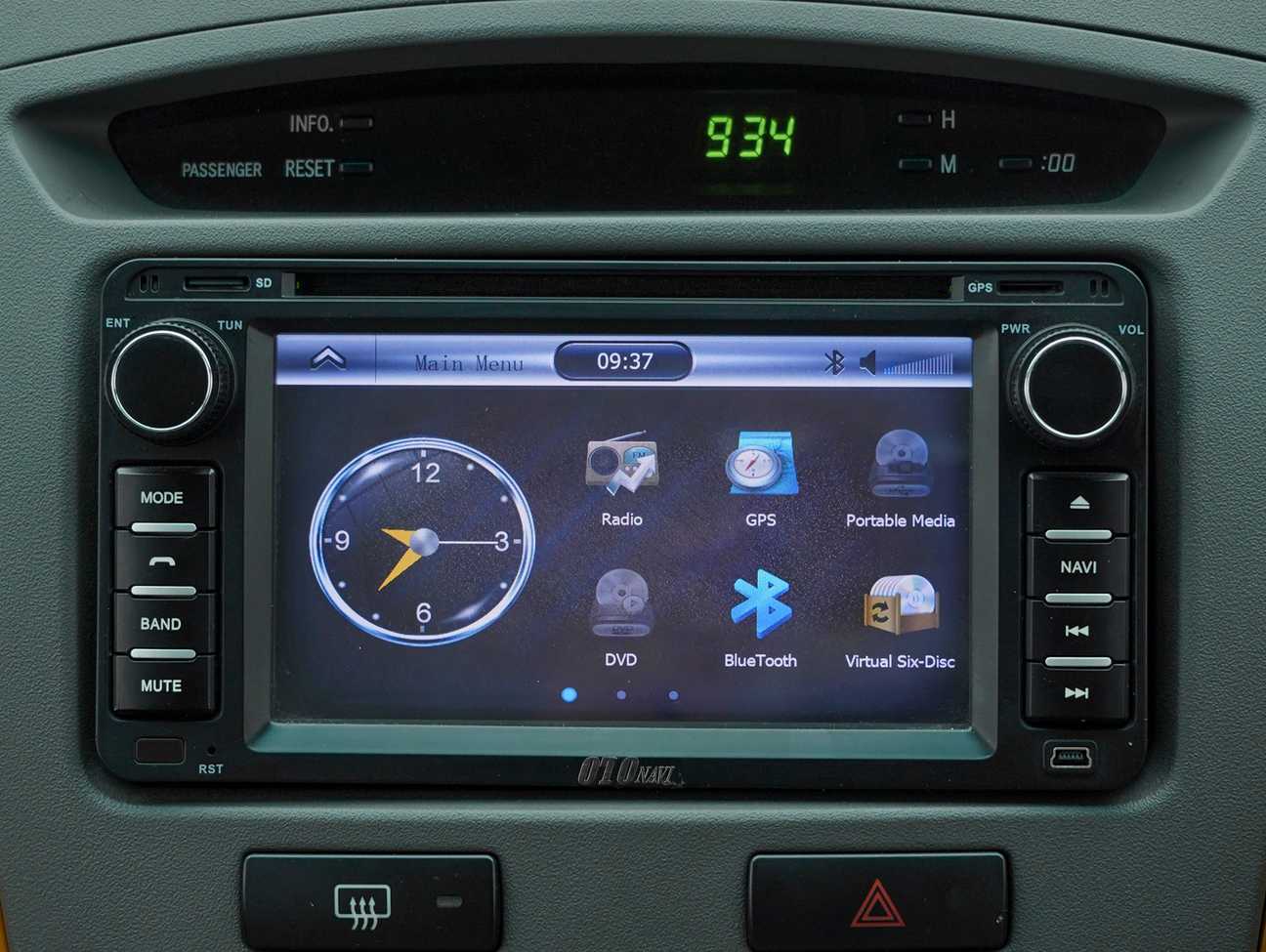 terpakai 2011 Toyota Innova G 2.0