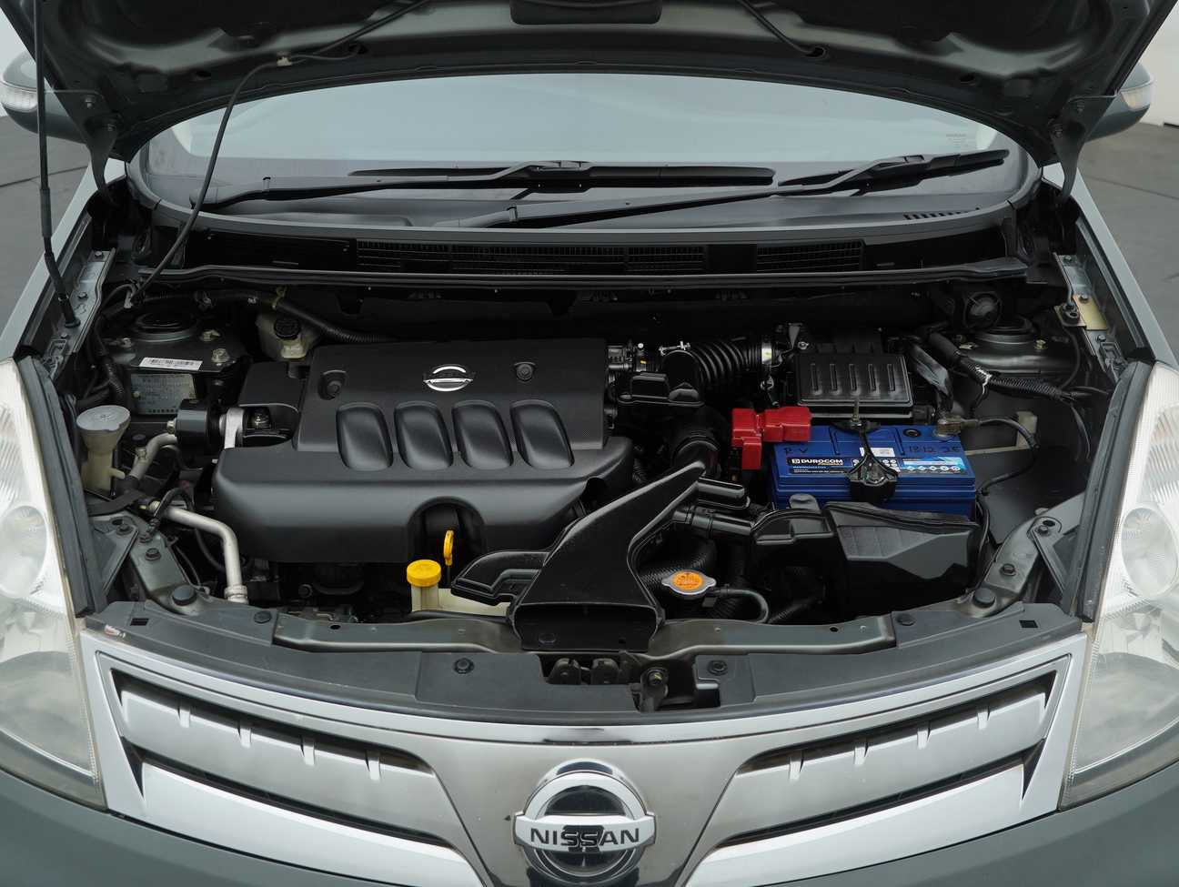 terpakai 2011 Nissan Grand Livina Comfort 1.8