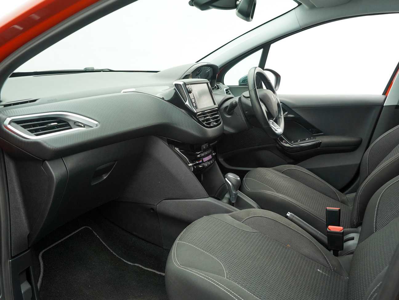 terpakai 2019 Peugeot 208 PureTech 1.2