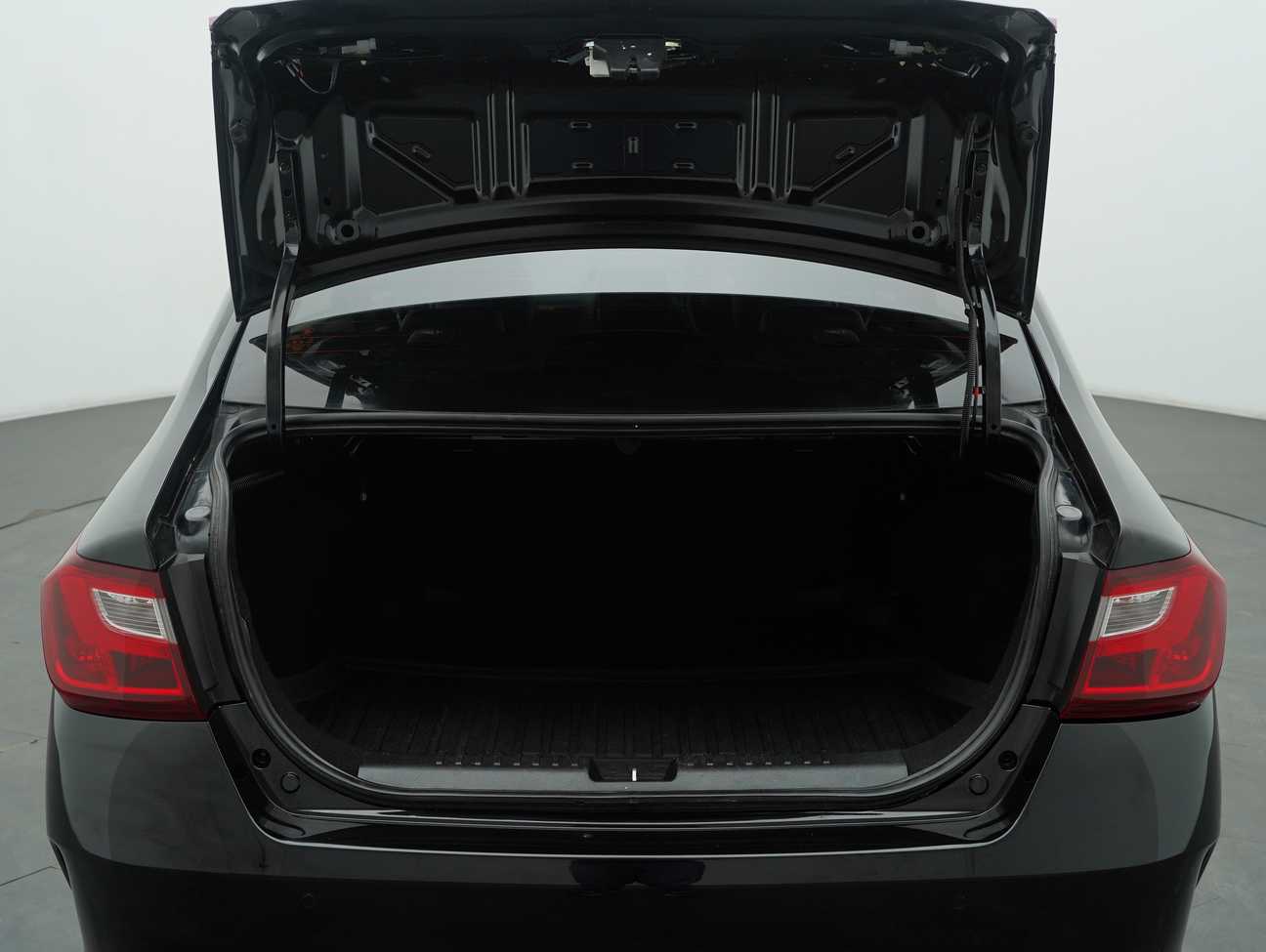 used 2021 Proton Saga R3 1.3