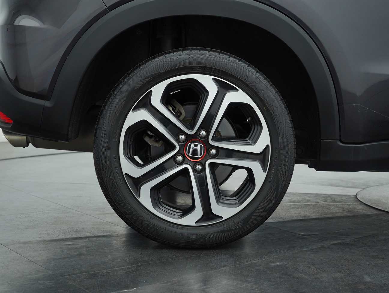 terpakai 2018 Honda HR-V i-VTEC E 1.8