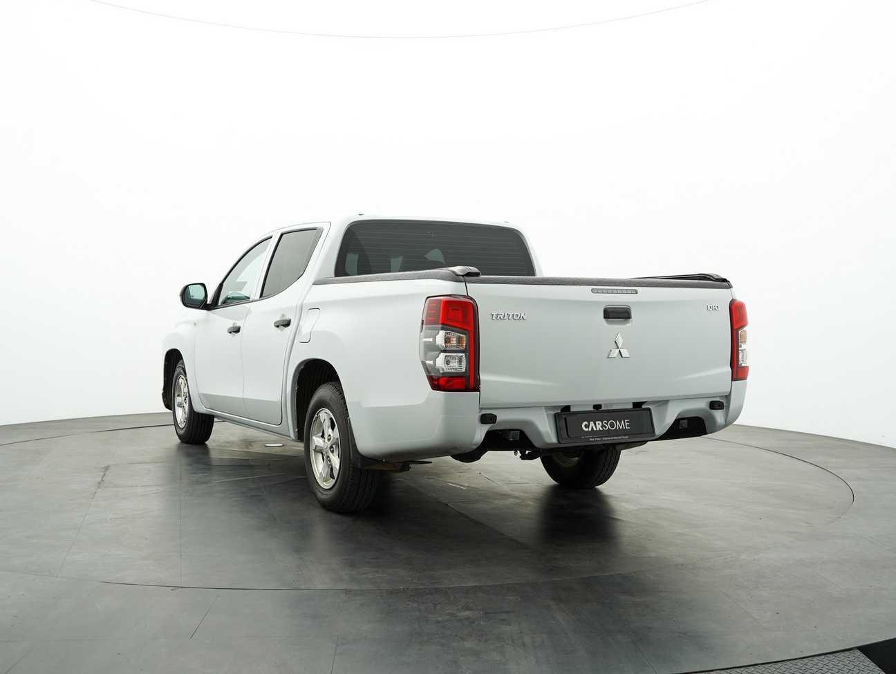 used 2021 Mitsubishi Triton Quest Dual Cab 4X2 2.5