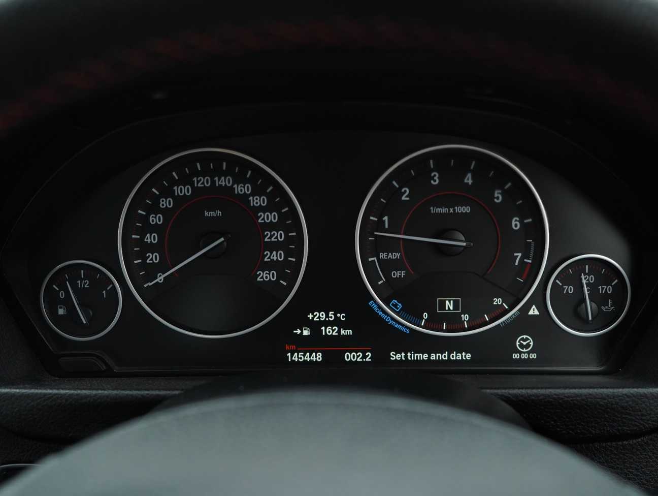 terpakai 2016 BMW 320i Sport Line 2.0