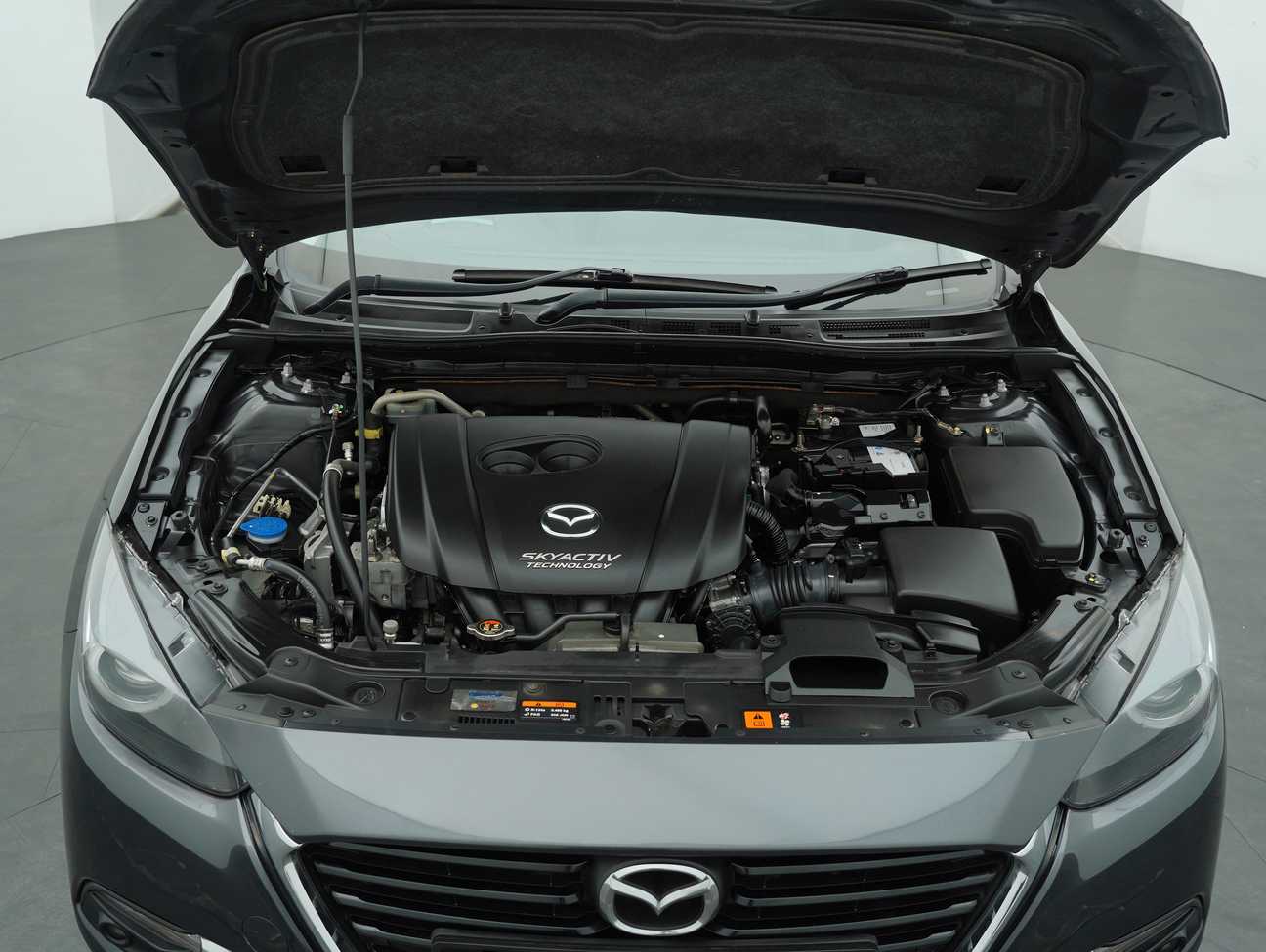 terpakai 2018 Mazda 3 SKYACTIV-G High 2.0