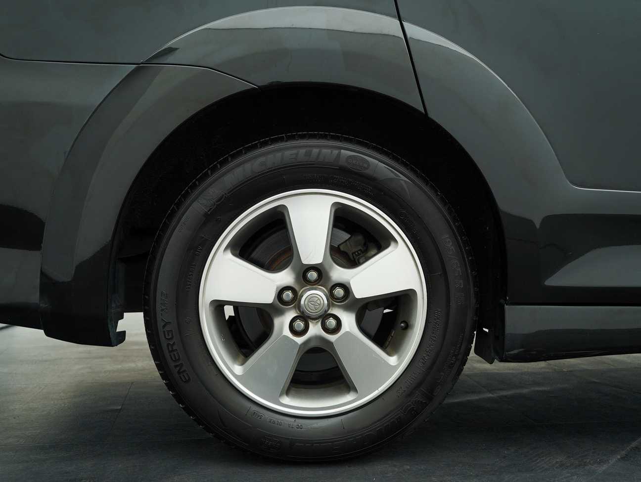 terpakai 2006 Toyota Wish  2.0