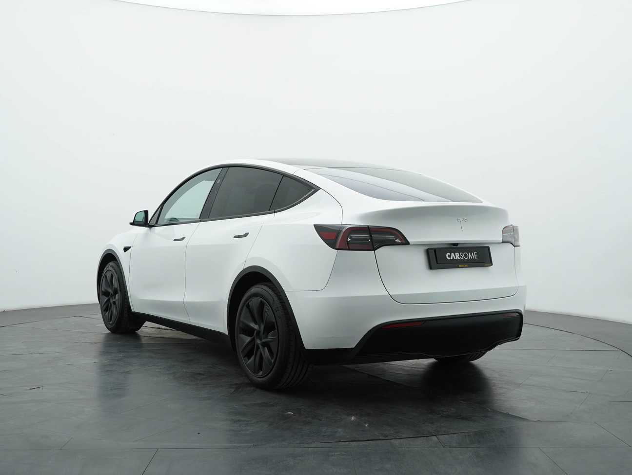 terpakai 2024 Tesla Model Y Standard Range 