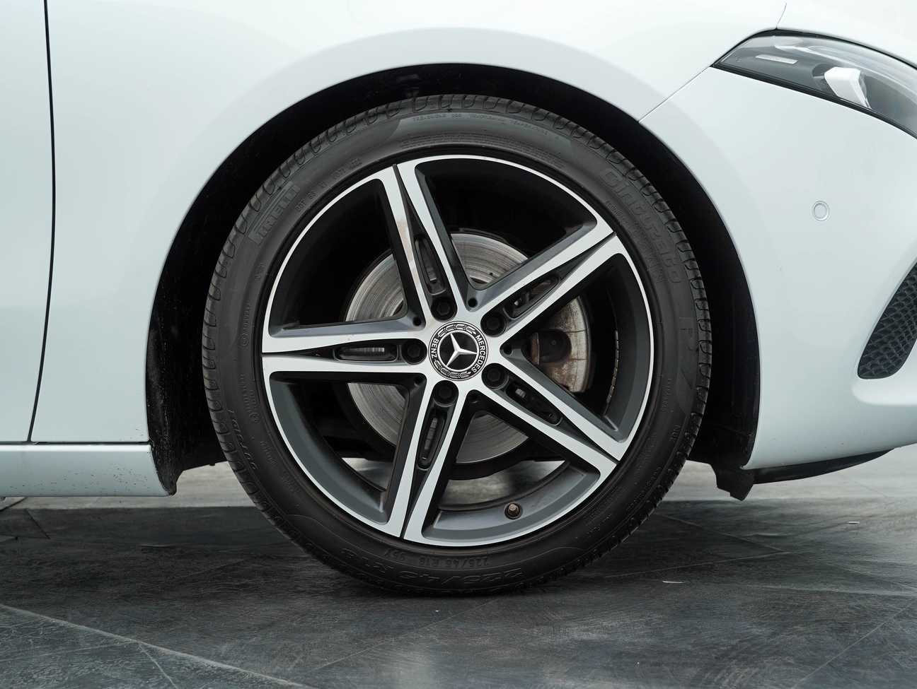 terpakai 2019 Mercedes-Benz A200 Progressive Line 1.3