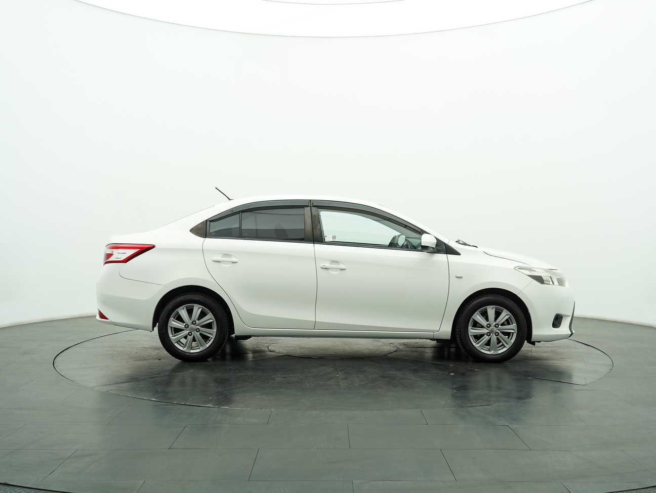 terpakai 2013 Toyota Vios J 1.5