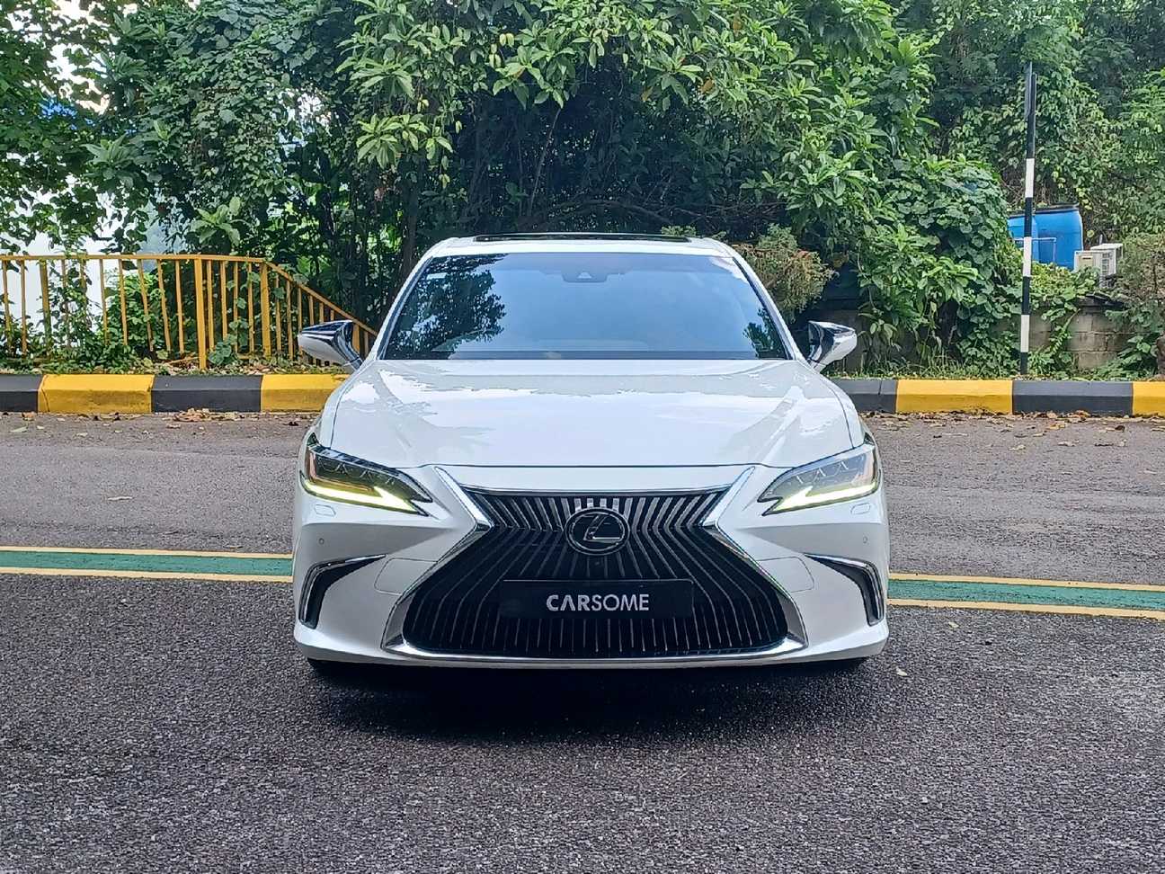 terpakai 2021 Lexus ES 250 Luxury 2.5