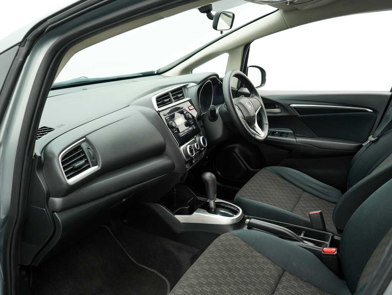 used 2015 Honda Jazz E 1.5