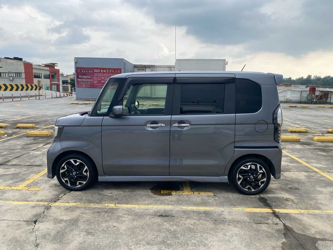 terpakai 2018 Honda N-Box Custom G EX 0.7
