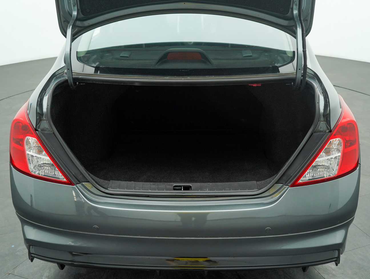 used 2014 Nissan Almera VL 1.5