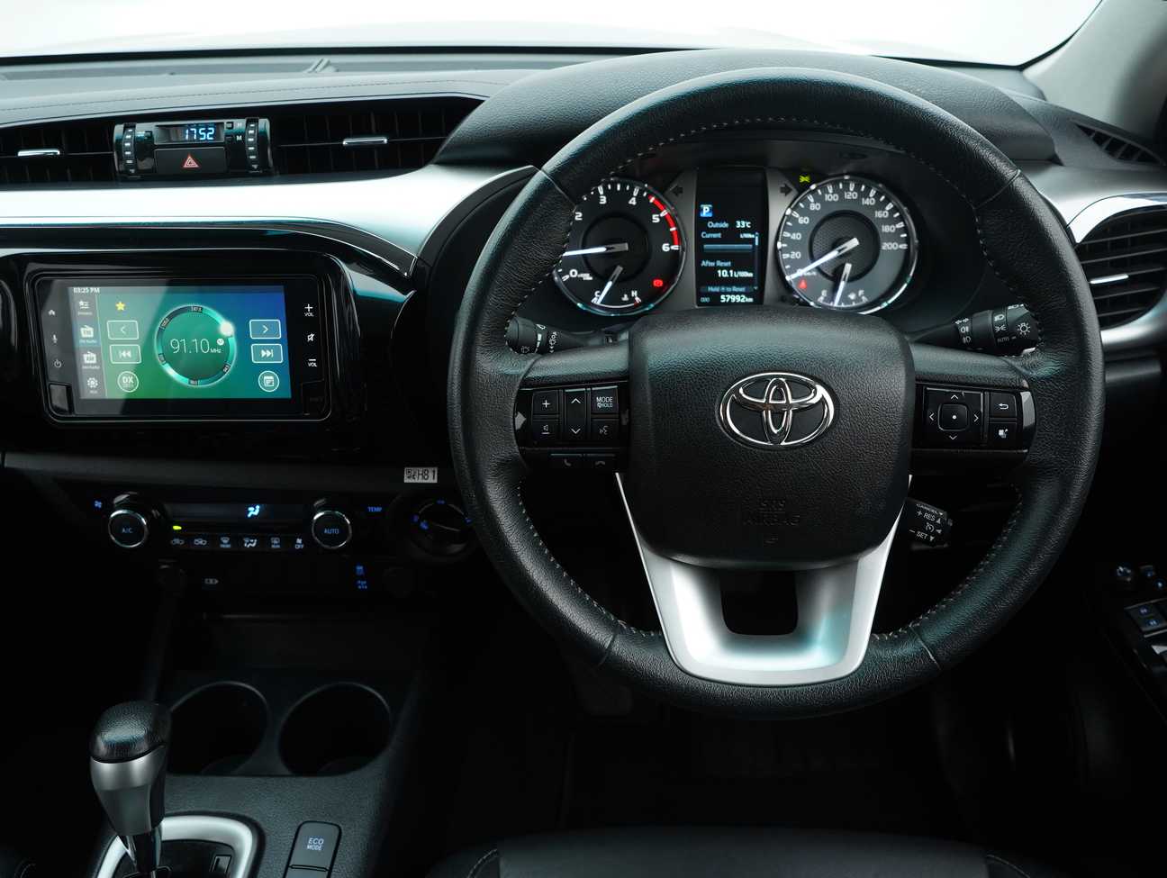 terpakai 2021 Toyota Hilux V Dual Cab 2.4