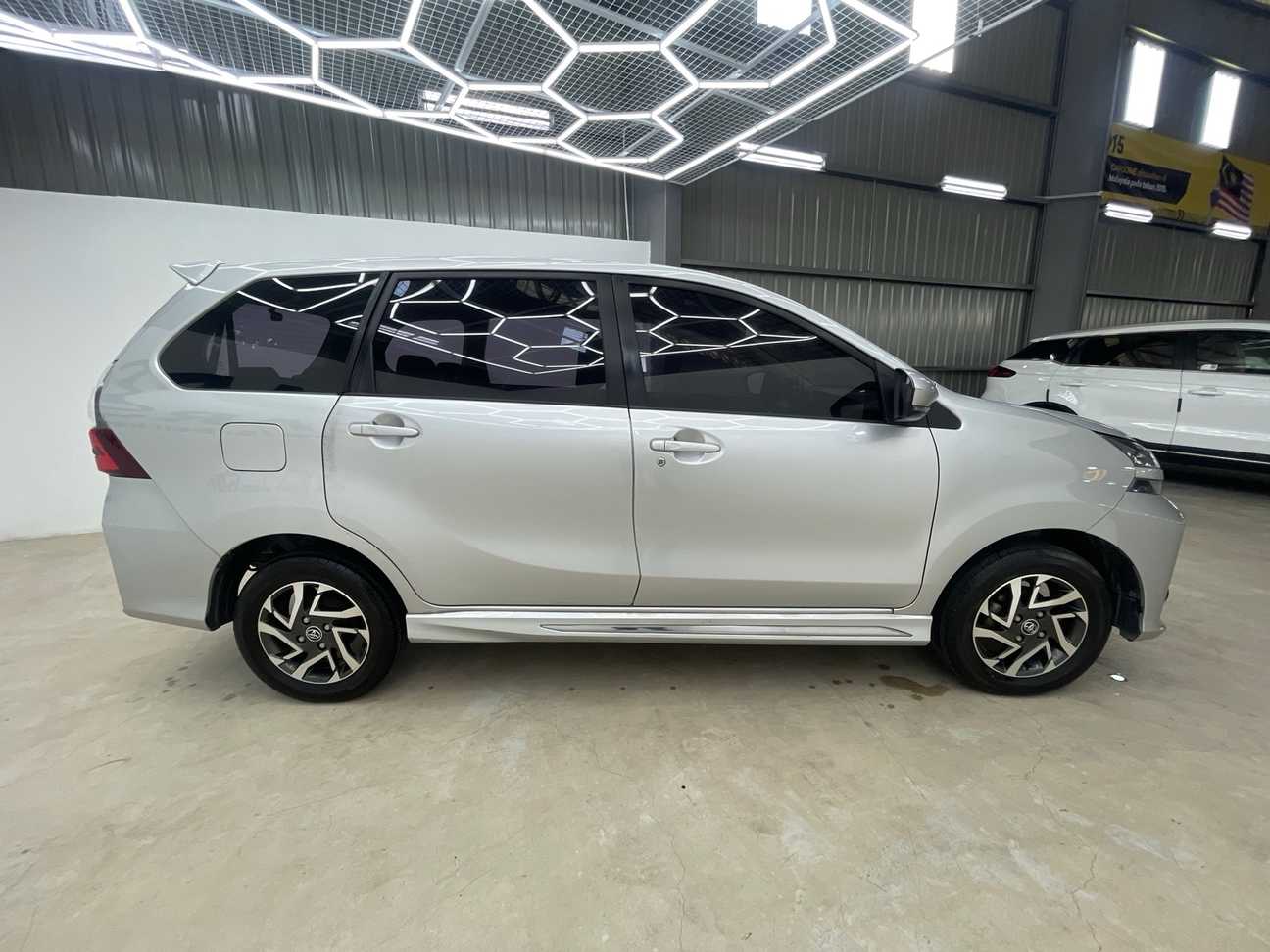terpakai 2019 Toyota Avanza S 1.5