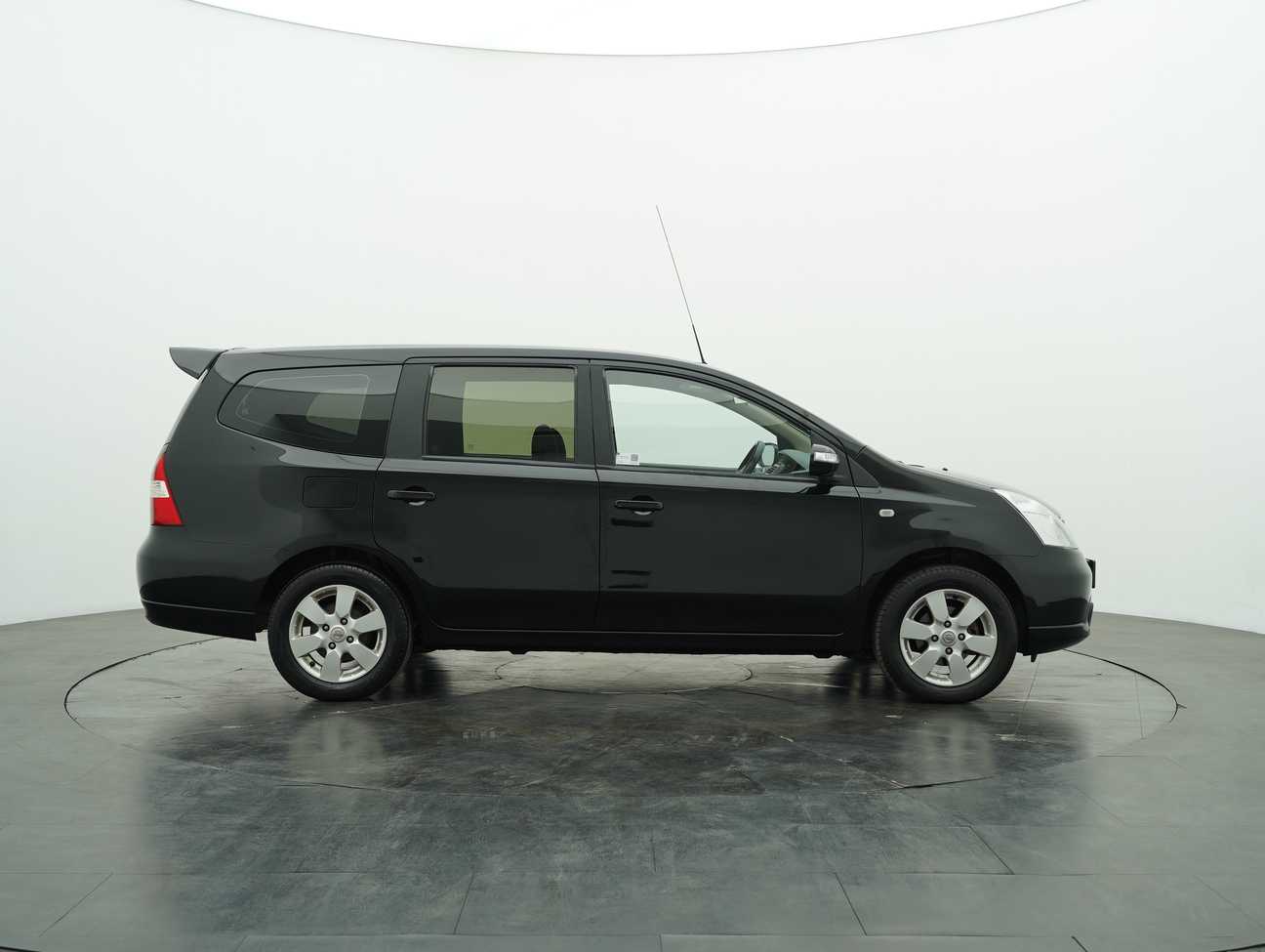 used 2012 Nissan Grand Livina ST-L Comfort 1.6