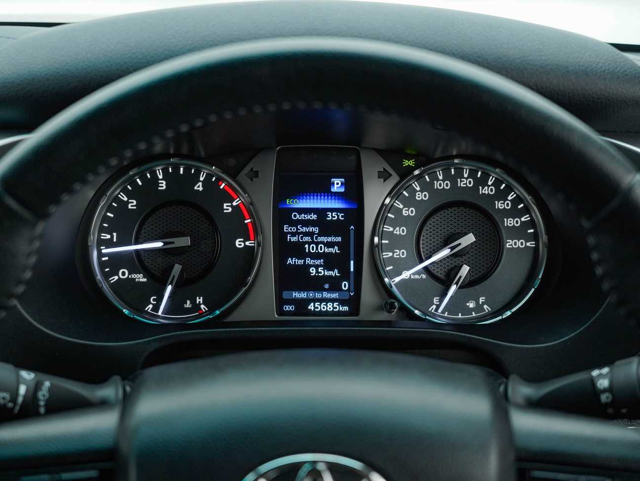 used 2023 Toyota Hilux V Dual Cab 2.4