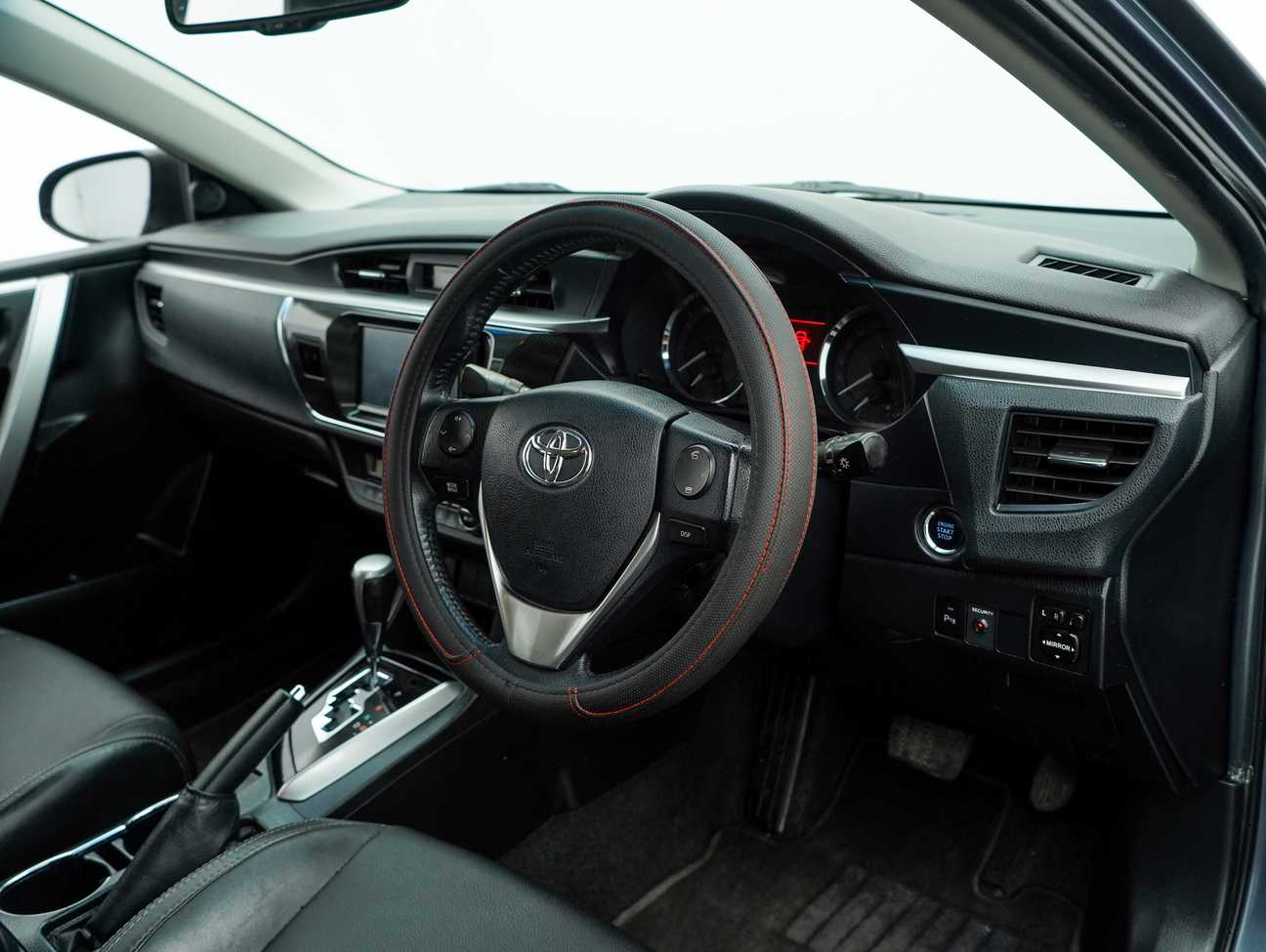 used 2014 Toyota Corolla Altis V 2.0