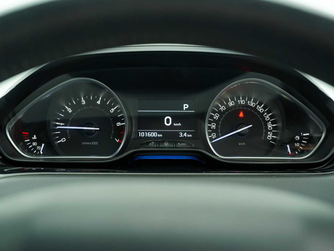 terpakai 2014 Peugeot 208 Allure 5 Door 1.6