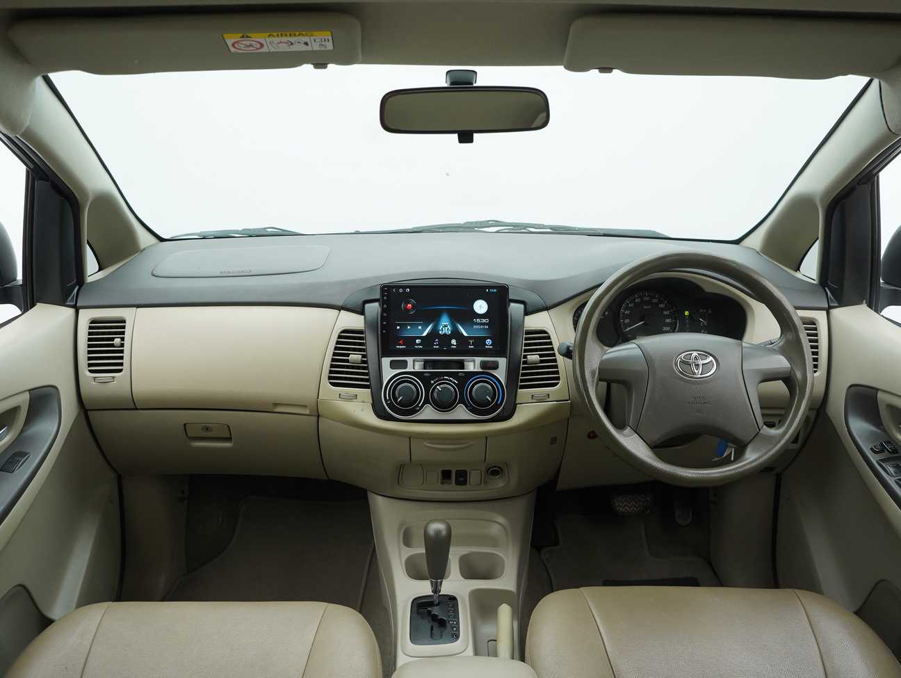 Buy used 2014 Toyota Innova E 2.0 – Carsome.my