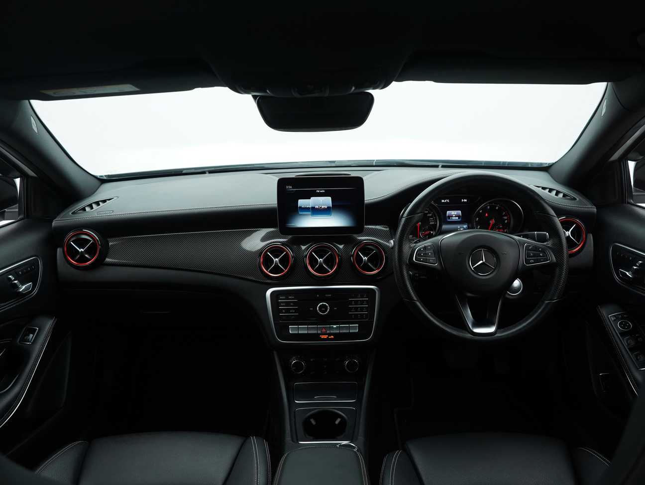 terpakai 2018 Mercedes-Benz GLA200 Night Edition 1.6