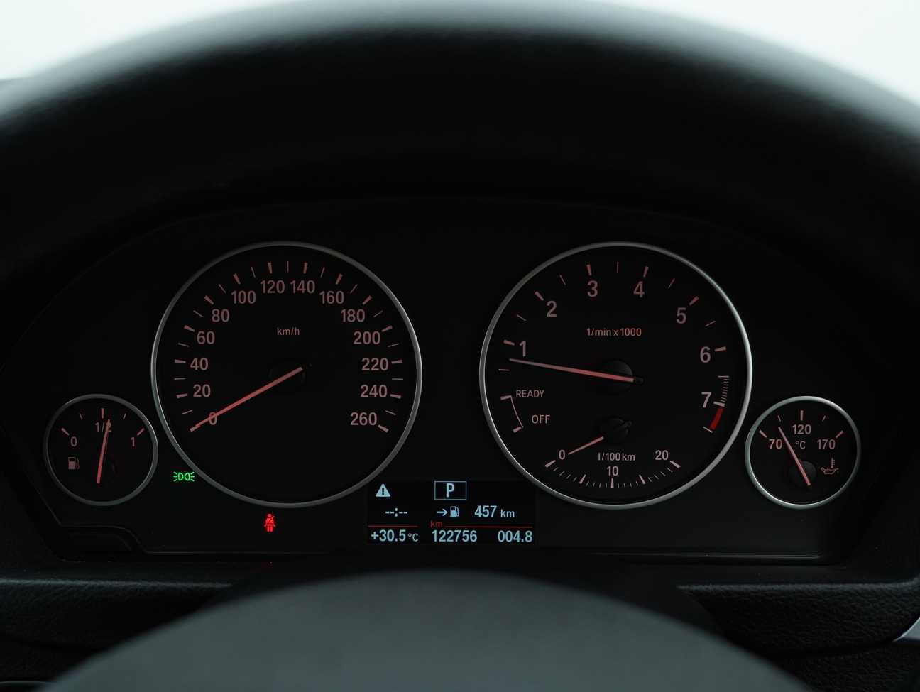 used 2014 BMW 320i Luxury Line 2.0