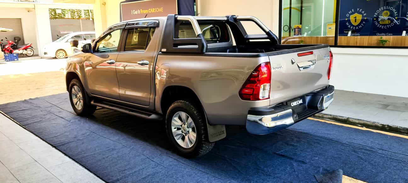 used 2017 Toyota HILUX DOUBLE CAB G 4X4 2.4