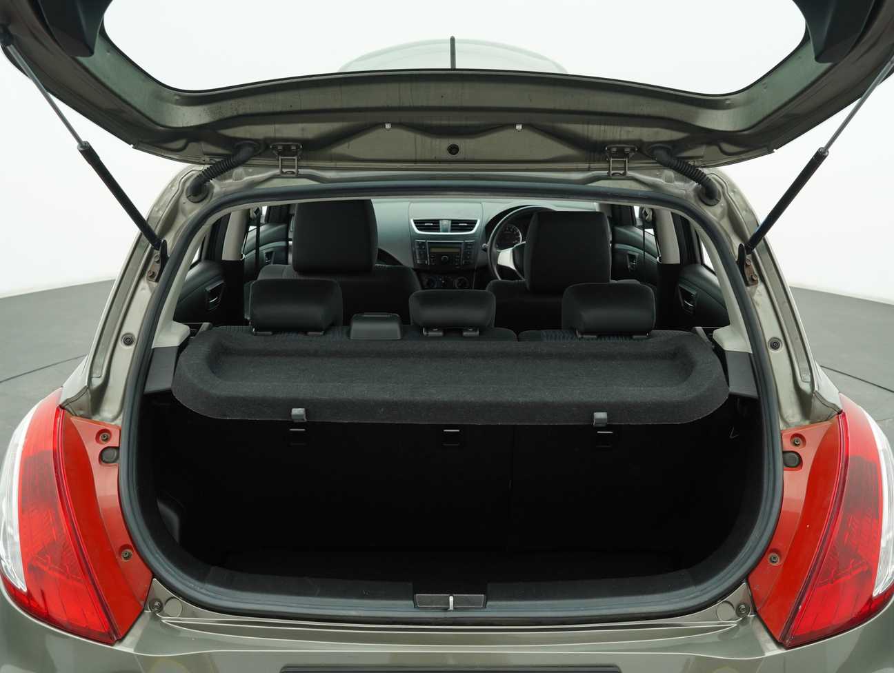 terpakai 2014 Suzuki Swift GL 1.4