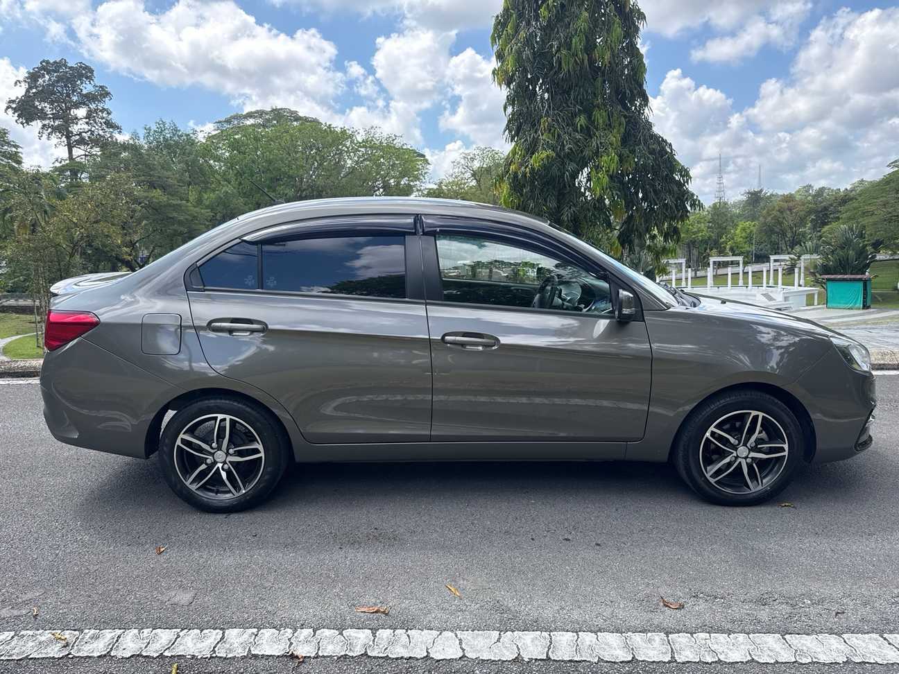 terpakai 2022 Proton Saga Premium 1.3