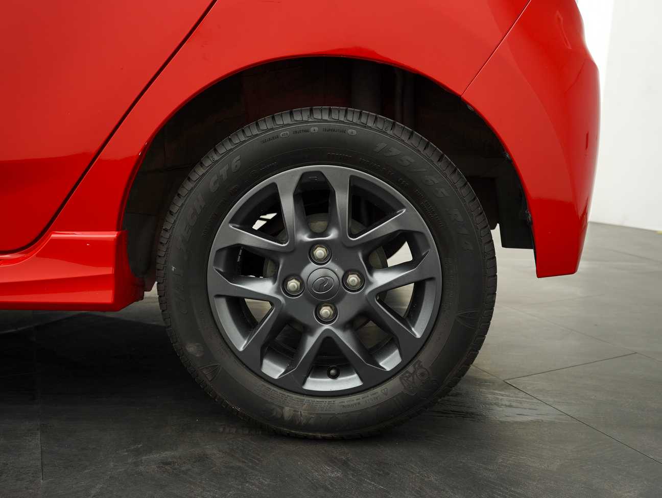 terpakai 2014 Perodua AXIA Advance 1.0