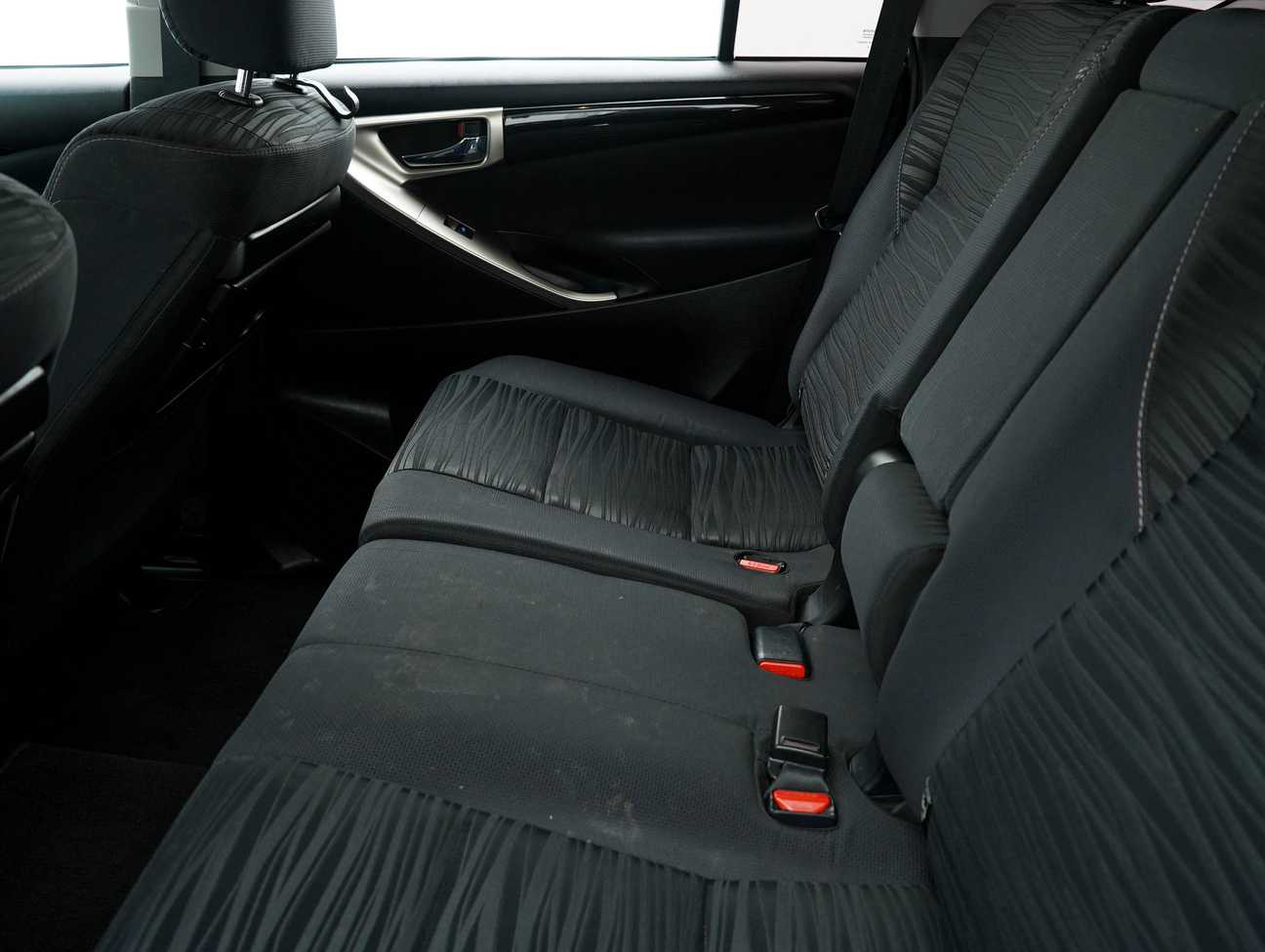 terpakai 2020 Toyota Innova G 2.0