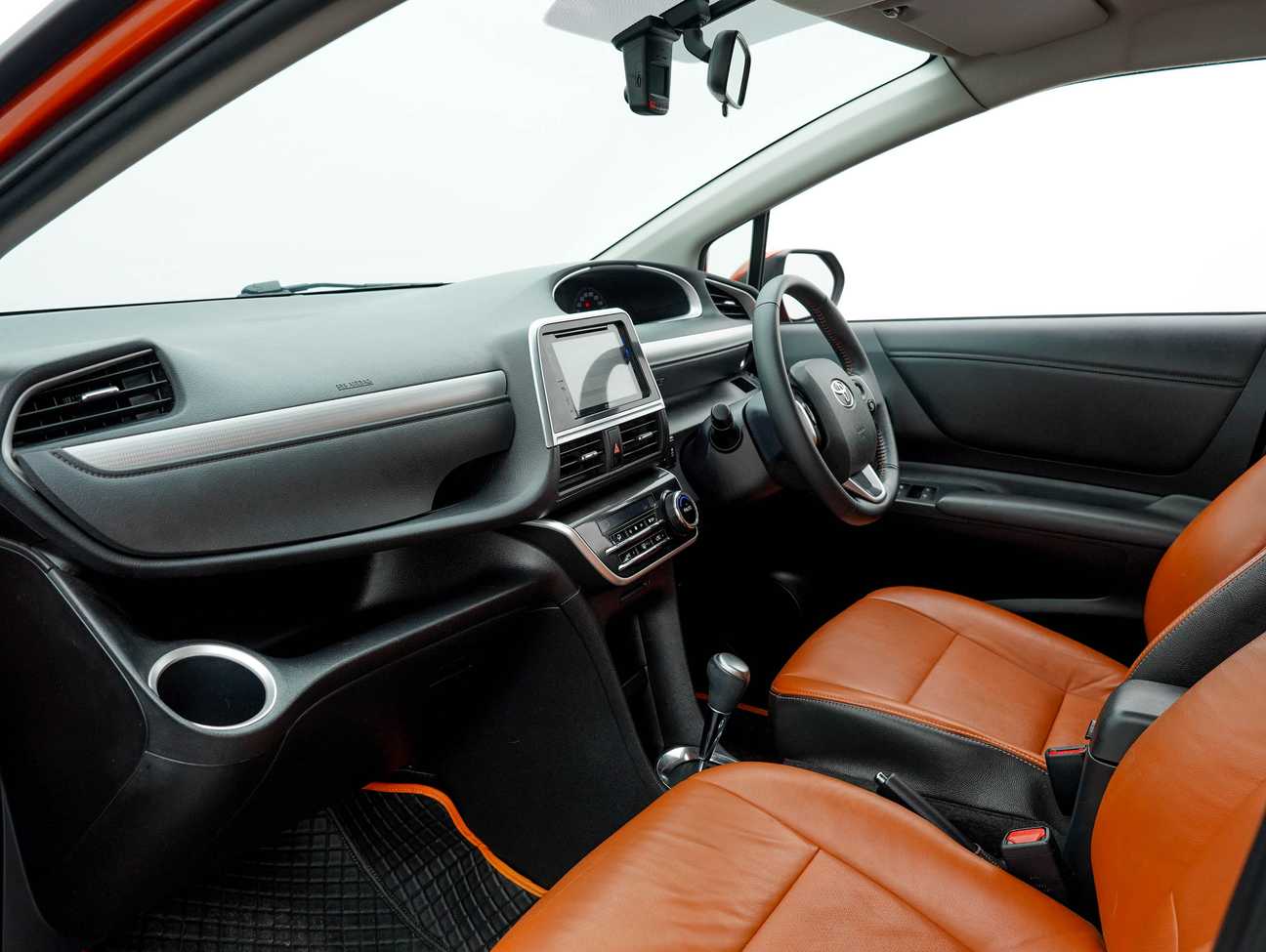 used 2018 Toyota Sienta V 1.5