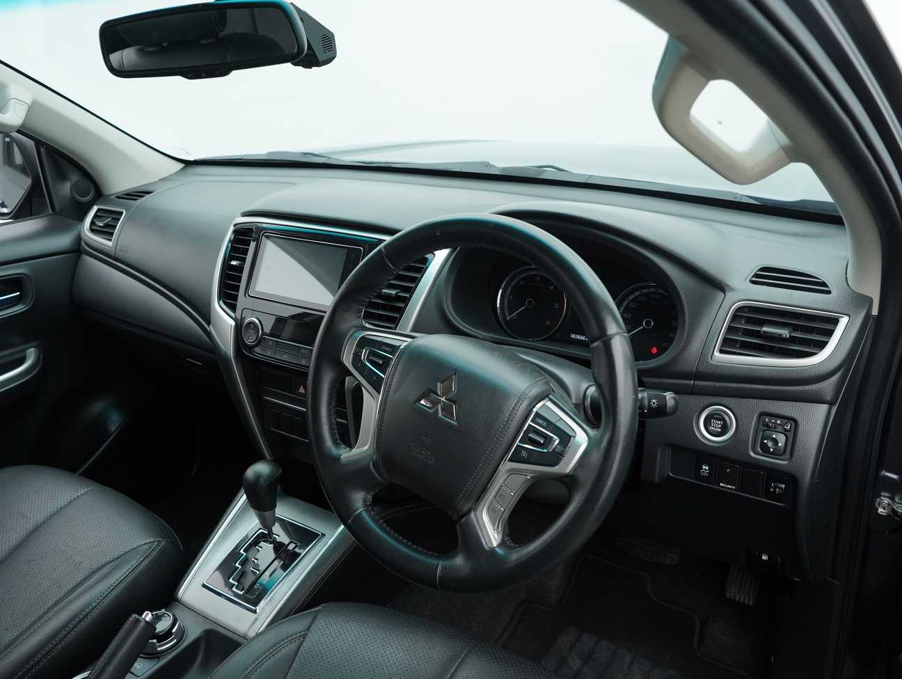 used 2021 Mitsubishi Triton VGT Dual Cab 4X4 2.4