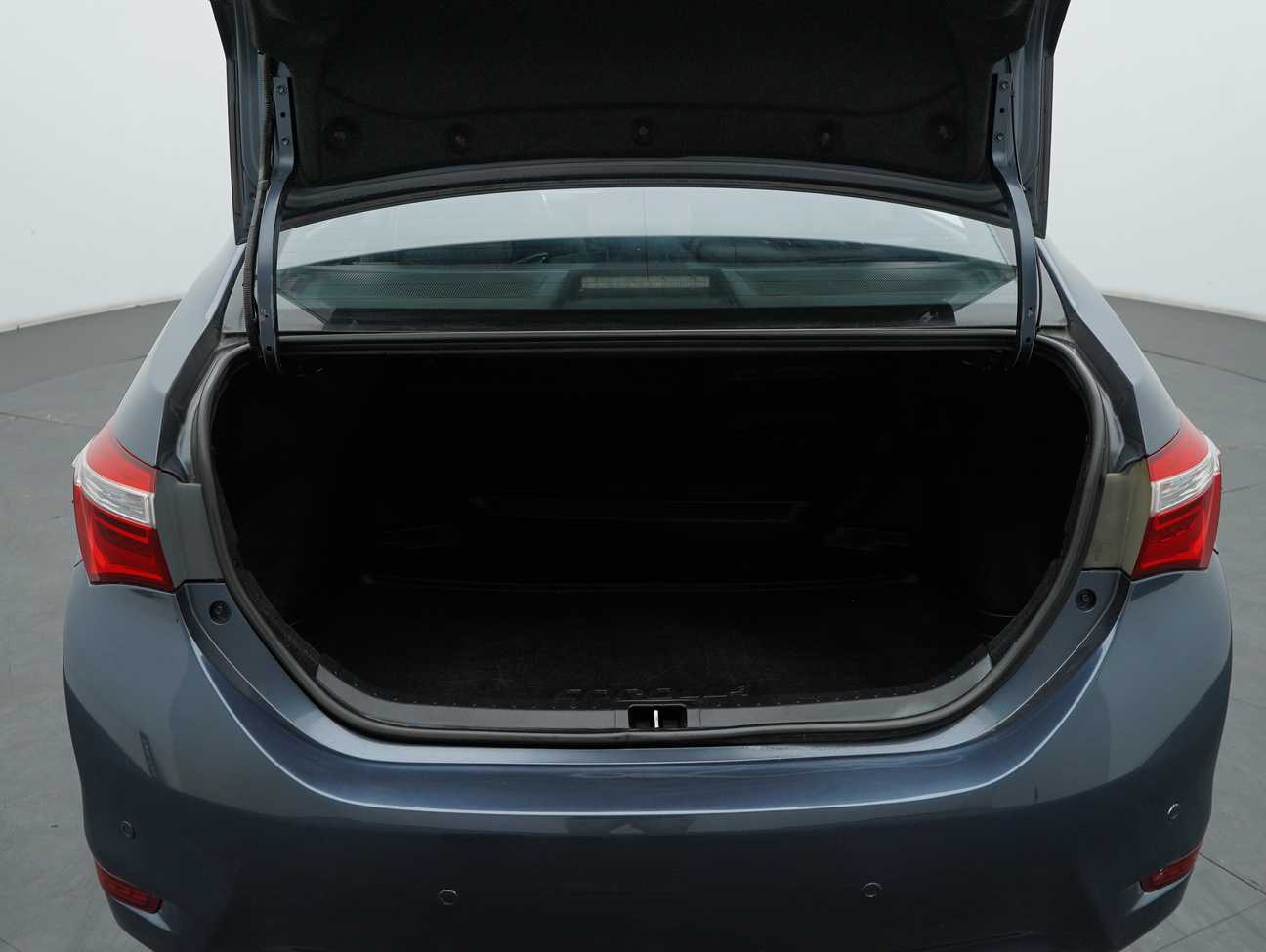 used 2014 Toyota Corolla Altis E 1.8
