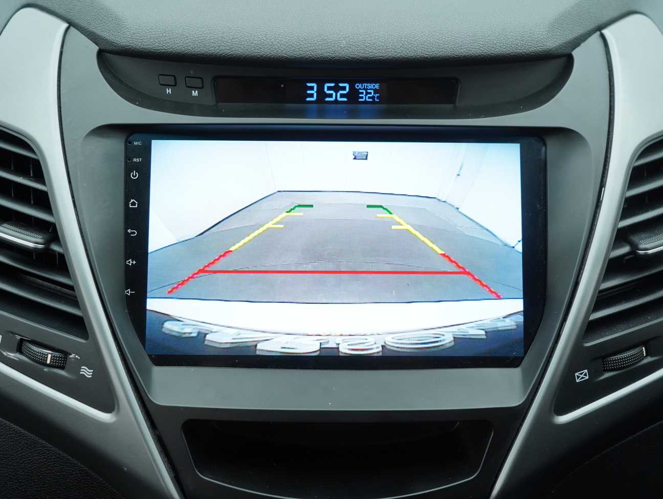 terpakai 2016 Hyundai Elantra Premium 1.8