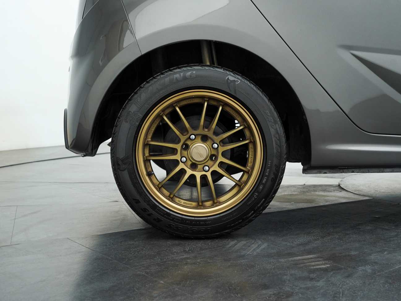 terpakai 2015 Proton Iriz Standard 1.3