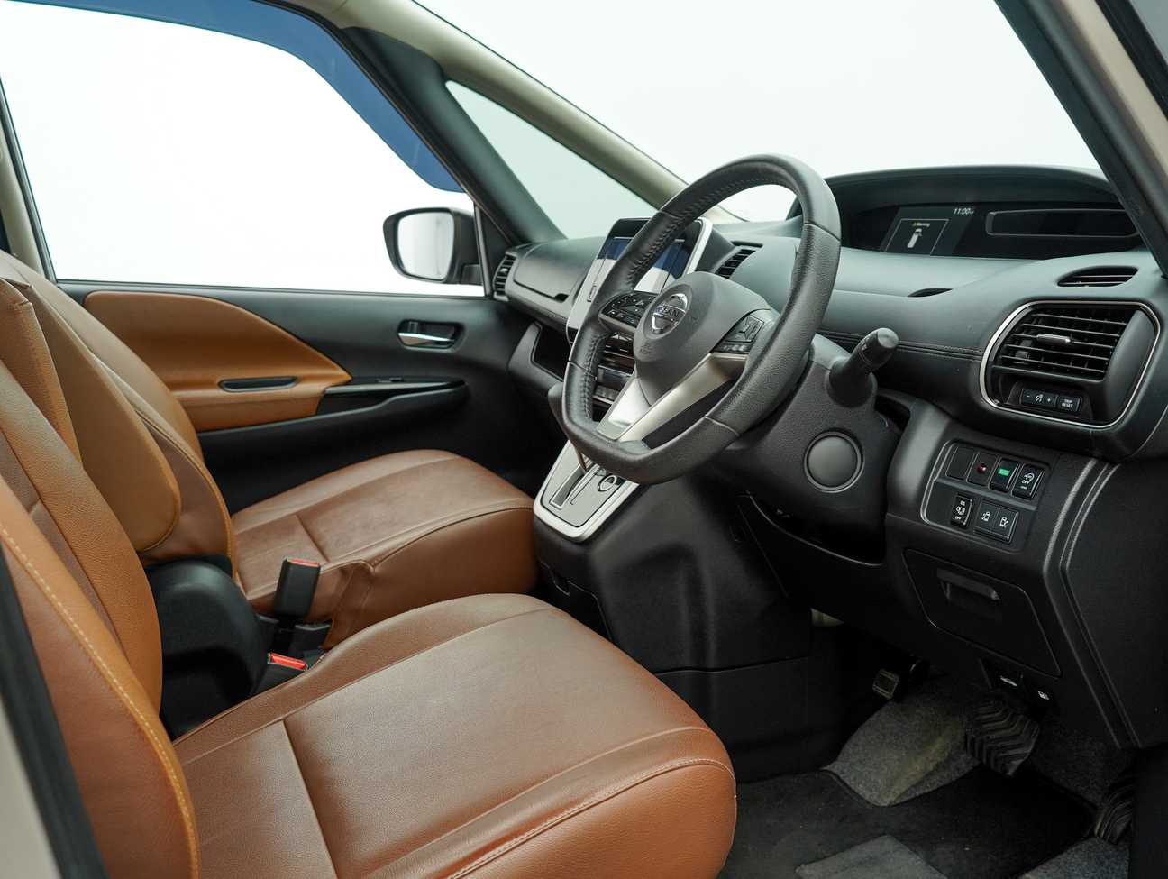 terpakai 2021 Nissan Serena S-Hybrid High-Way Star Two-Tone Color 2.0
