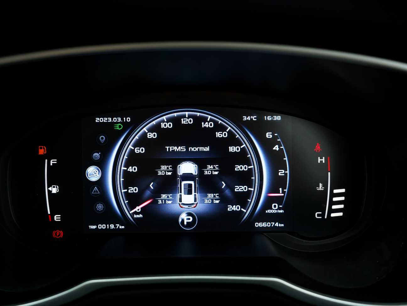 used 2020 Proton X70 Premium 1.8