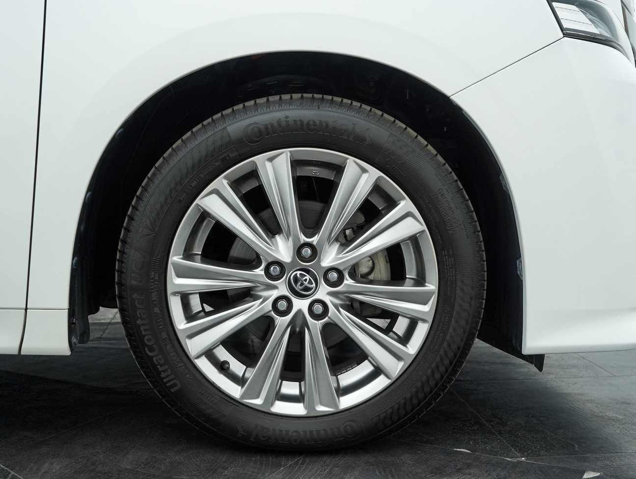 used 2017 Toyota Vellfire Z Golden Eyes 2.5