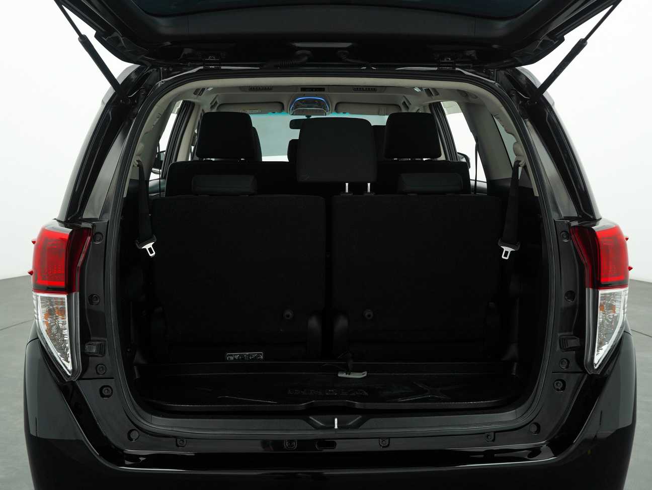 terpakai 2022 Toyota Innova G 2.0