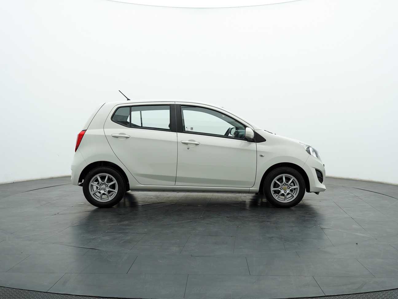 terpakai 2016 Perodua AXIA G 1.0