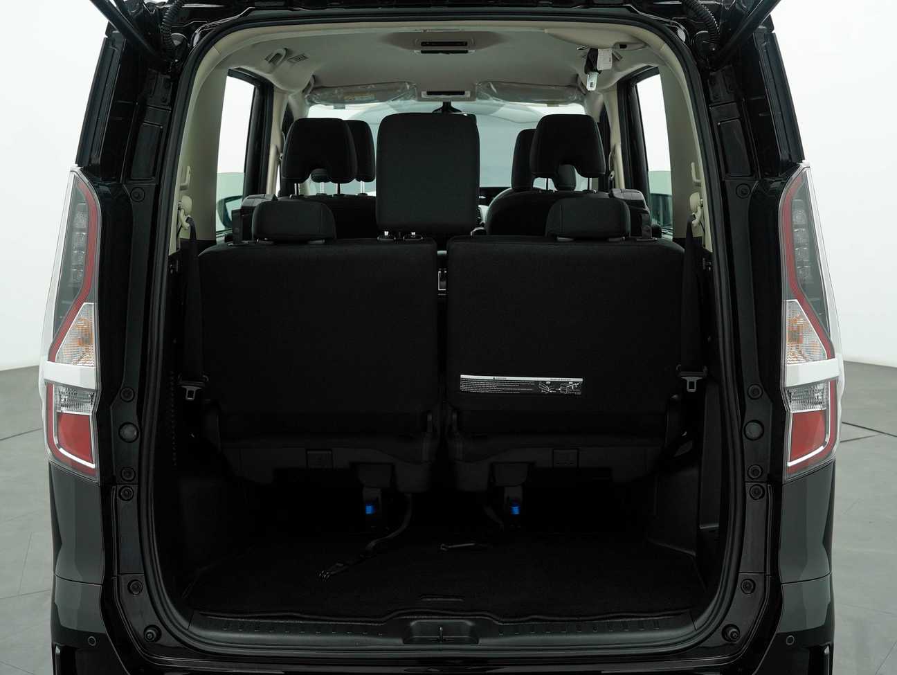 terpakai 2025 Nissan Serena S-Hybrid High-Way Star 2.0