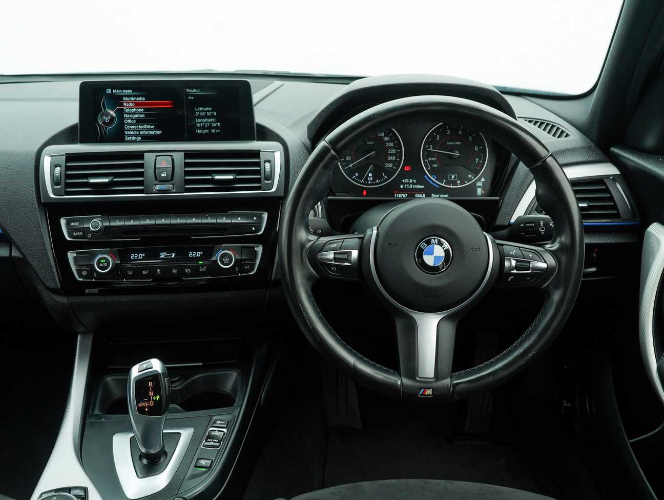 terpakai 2016 BMW 120i M Sport 1.6
