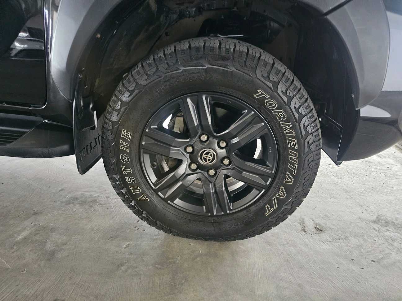 used 2023 Toyota Hilux E Dual Cab 2.4