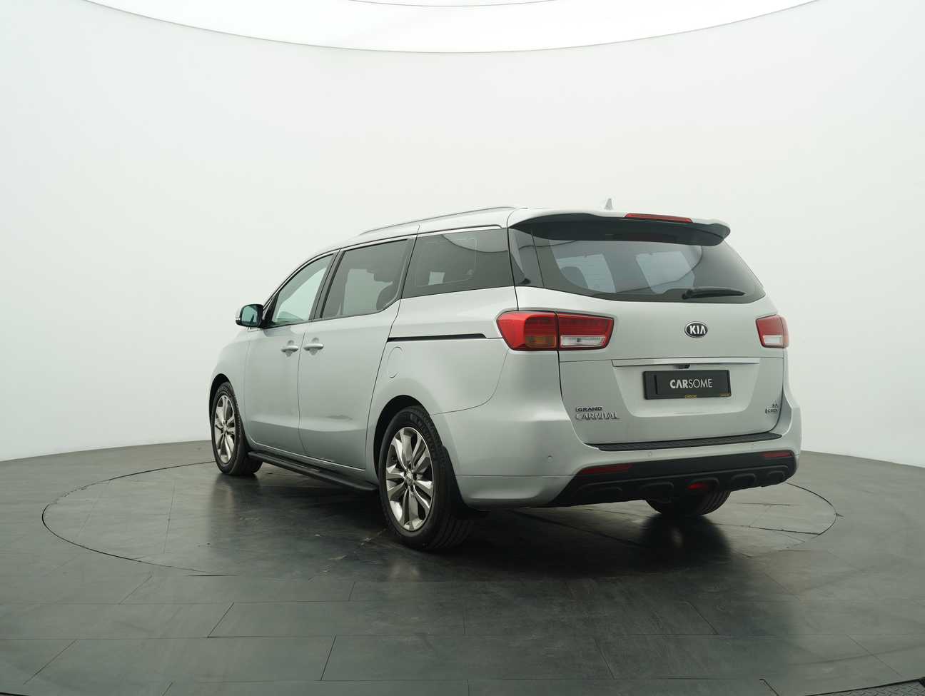 used 2018 Kia Carnival  2.2