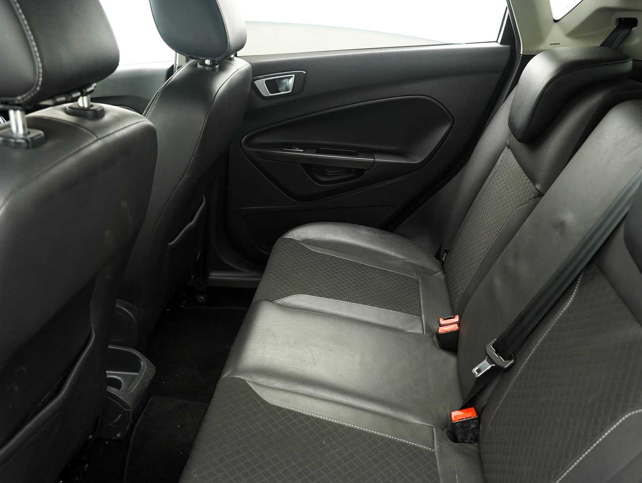 terpakai 2015 Ford Fiesta Sport 1.5