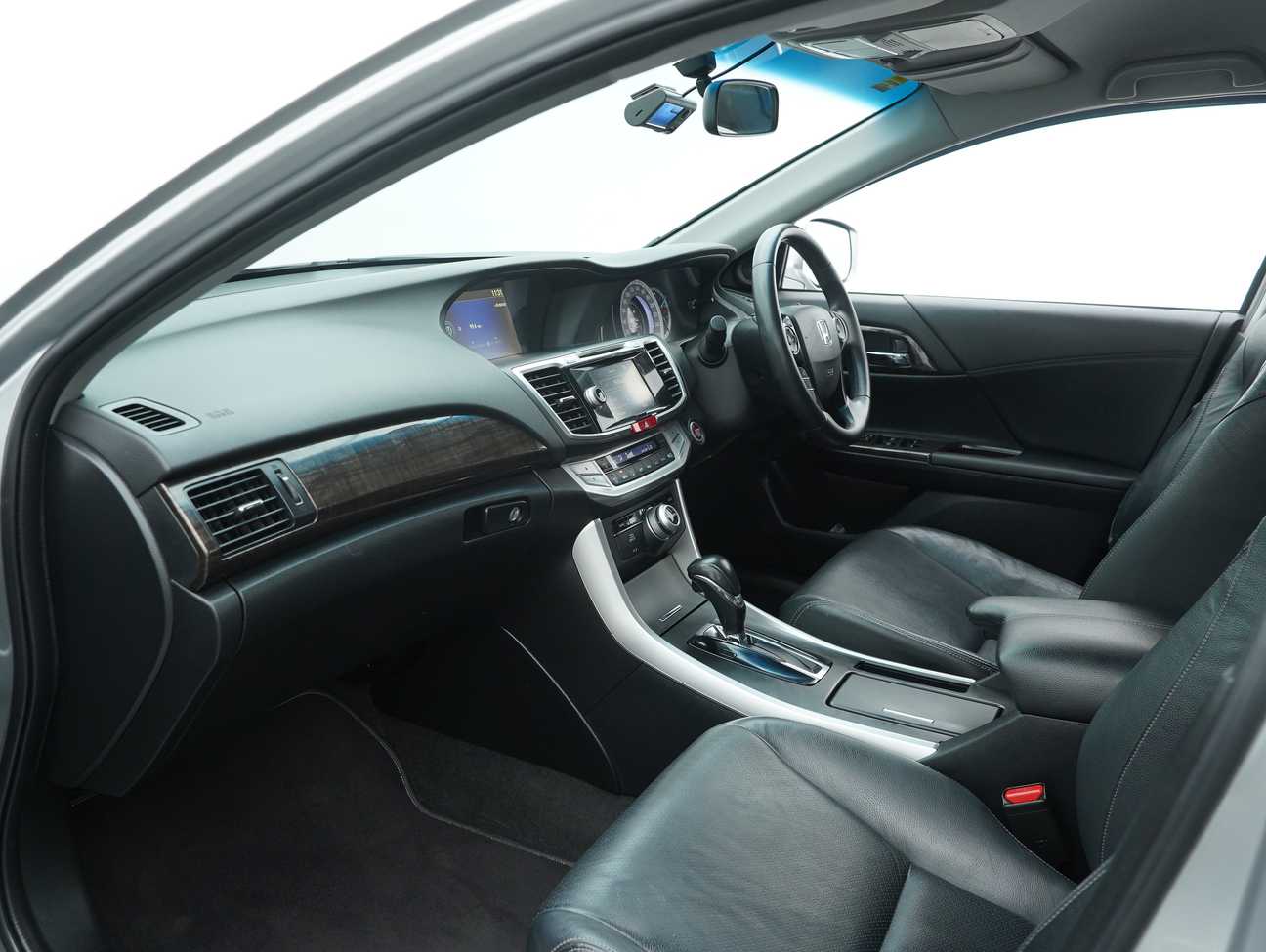terpakai 2014 Honda Accord i-VTEC VTi-L 2.0