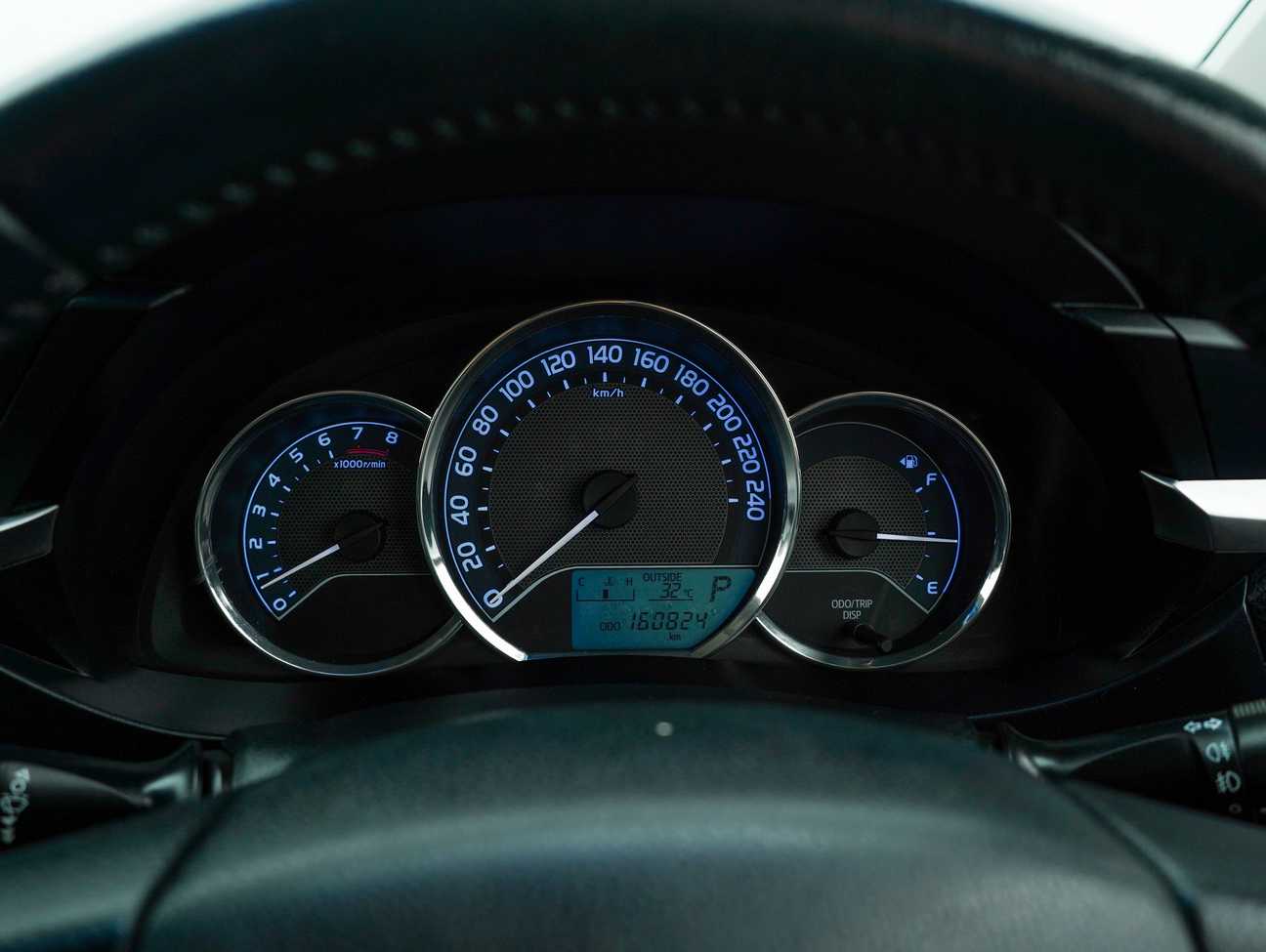 used 2014 Toyota Corolla Altis E 1.8