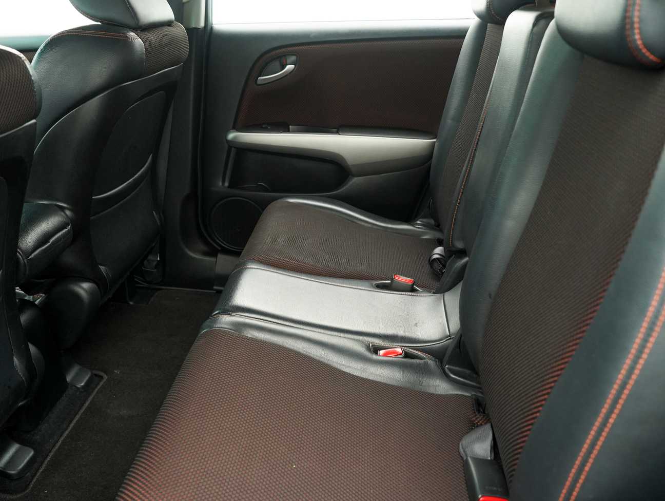 used 2013 Honda Stream RSZ 1.8