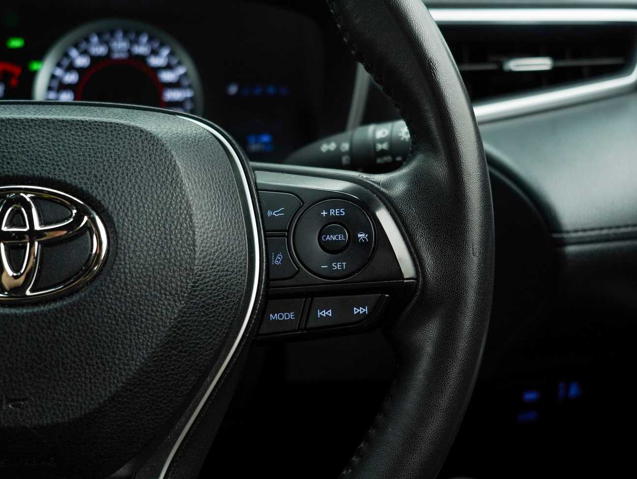 used 2022 Toyota Corolla Cross V 1.8