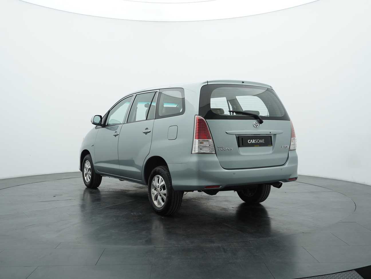 used 2010 Toyota Innova E 2.0